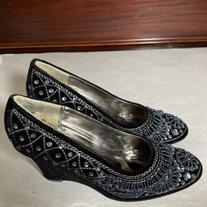 Amanda Embroidered, Sequined & Beaded Wedge-Heel Velvet Pumps: Size 6 1/2 M  NEW